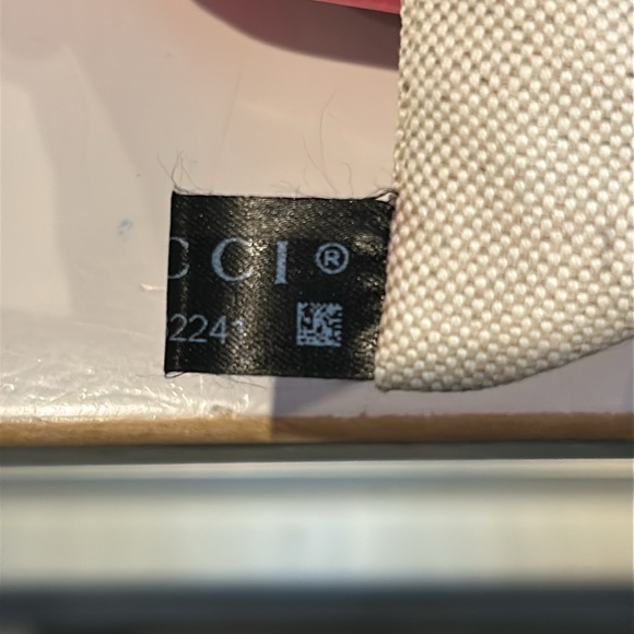 Gucci Flora Floral Canvas Shoulder Bag w-Hot Pink Trim - Picture 16 of 16